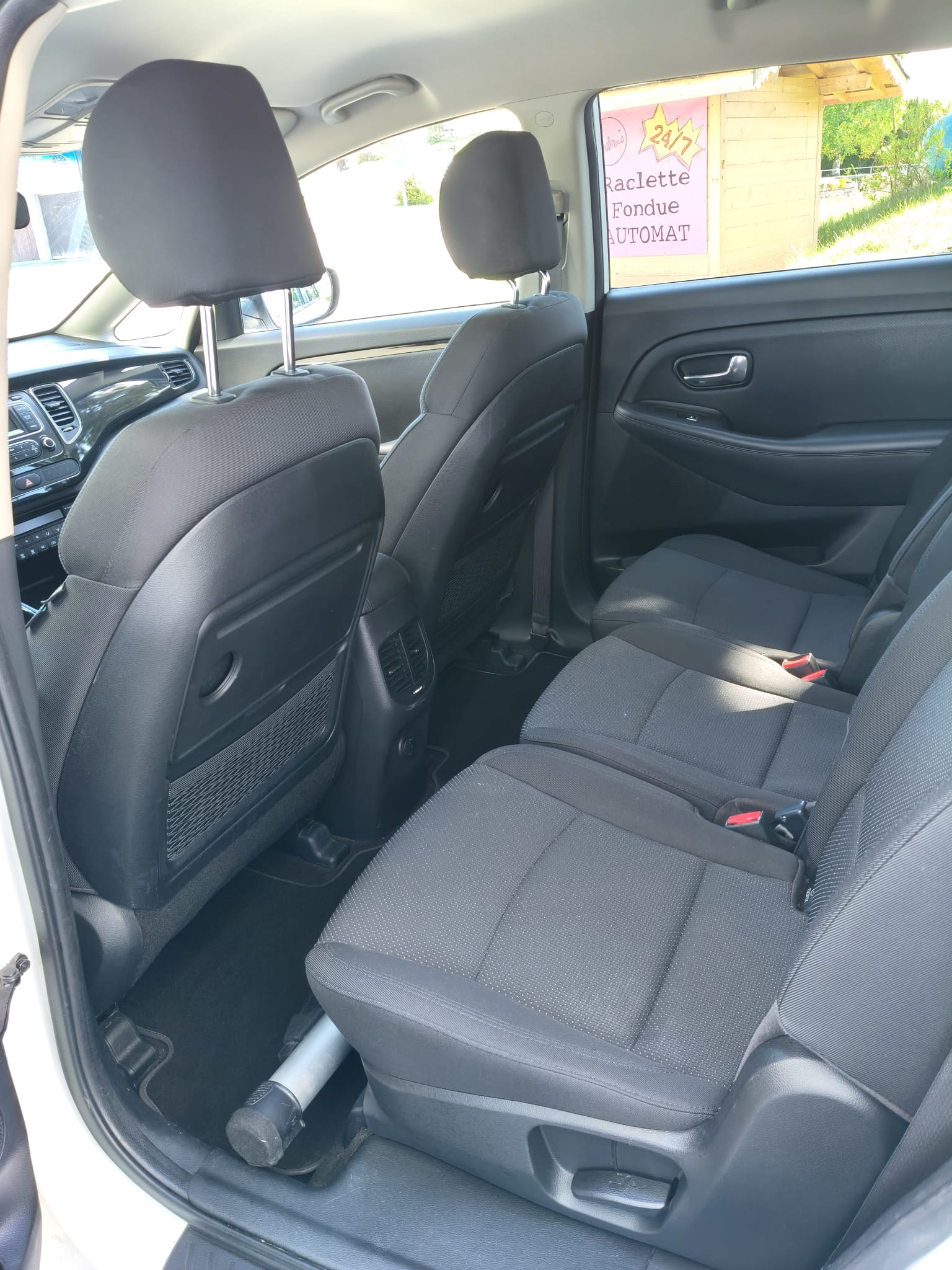 KIA Carens 1.7 CRDi Trend DCT-image-11
