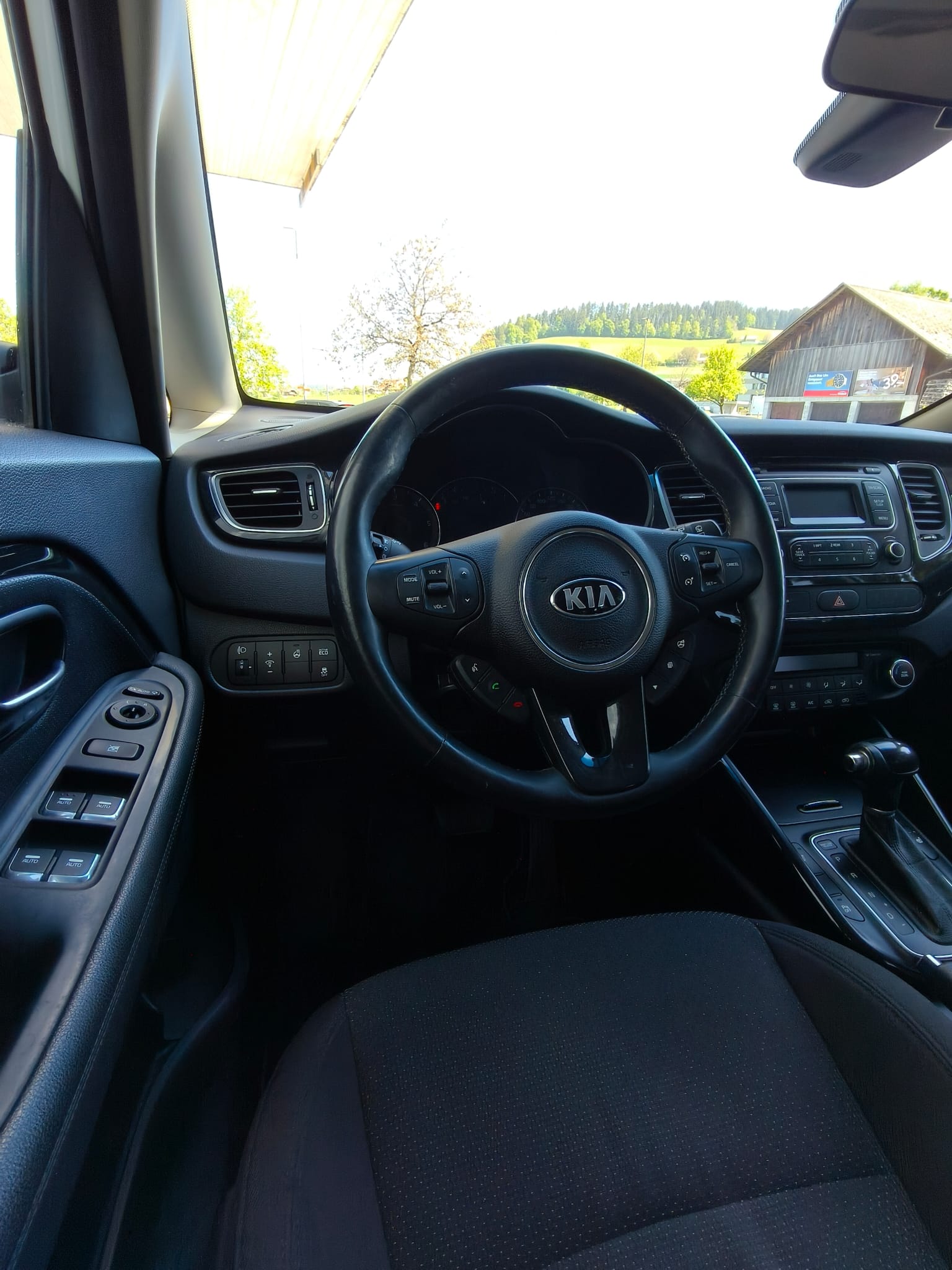 KIA Carens 1.7 CRDi Trend DCT-image-8