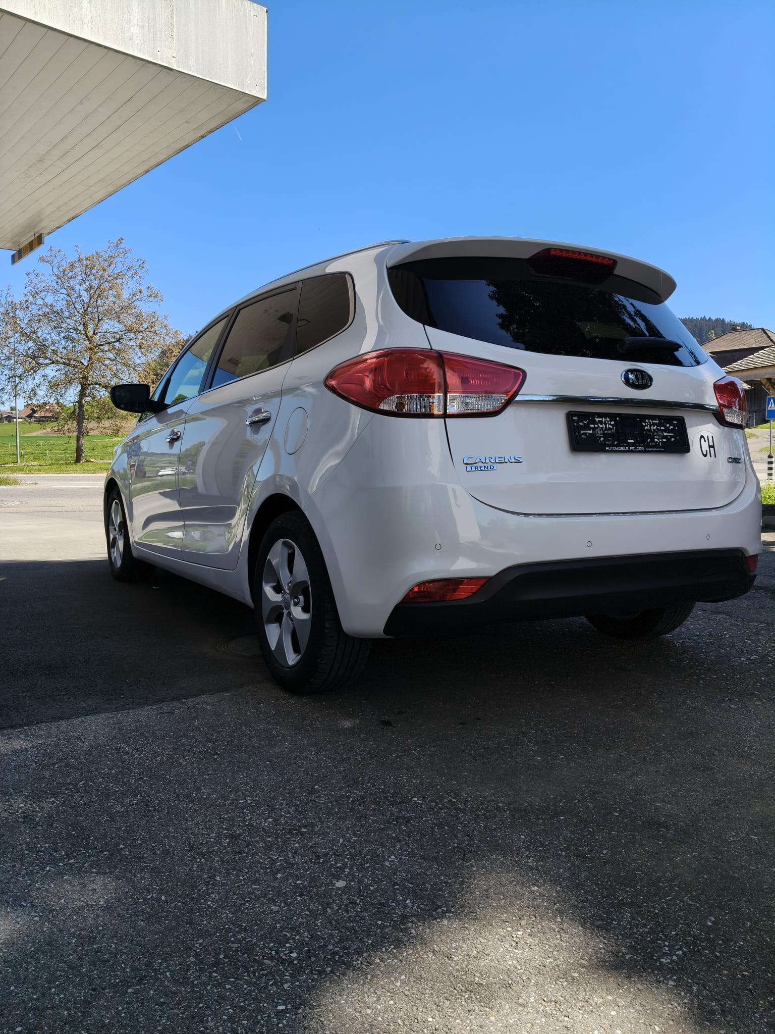 KIA Carens 1.7 CRDi Trend DCT-image-3