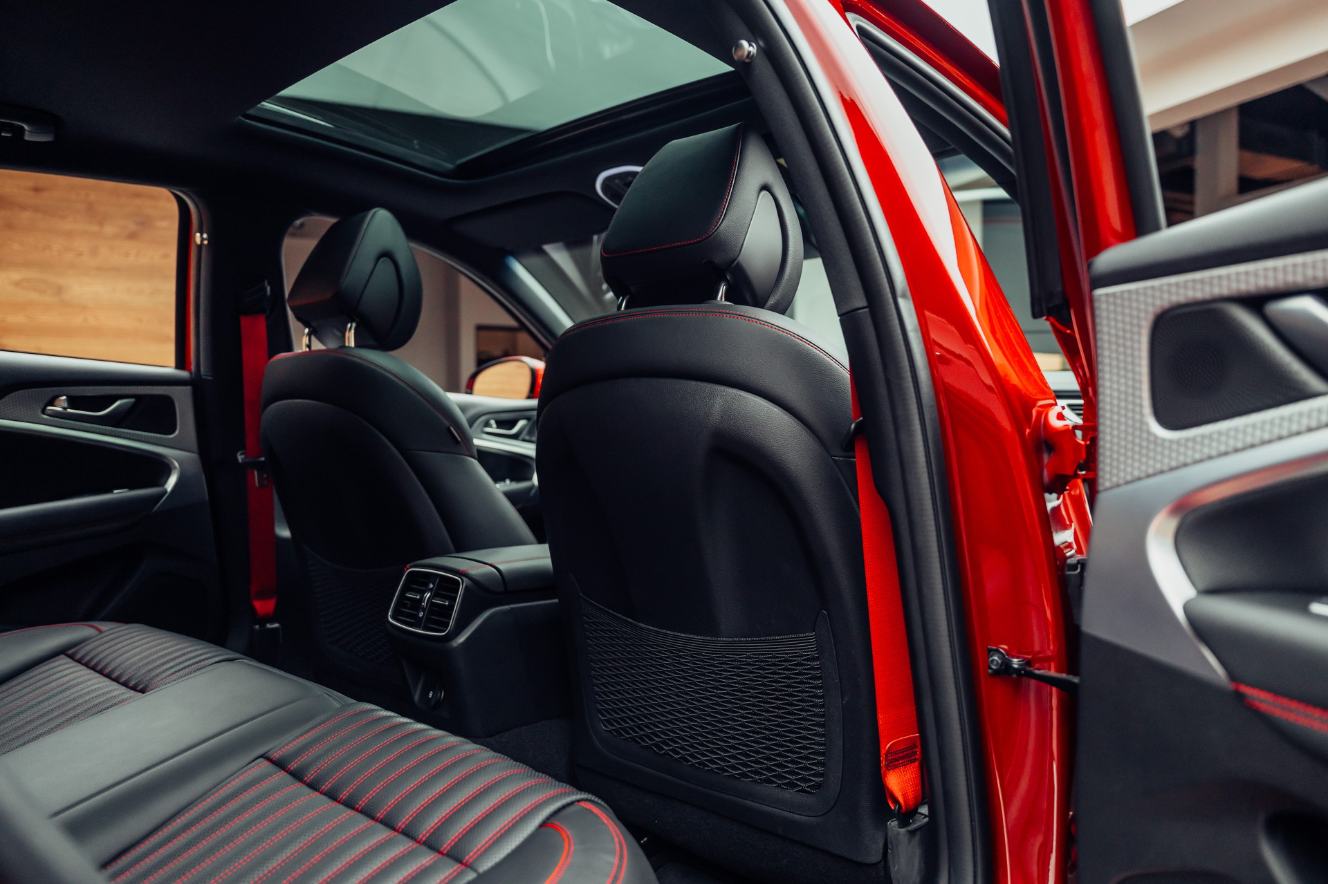 GENESIS G70 2.2 CRDI Sport AT8 AWD-image-11