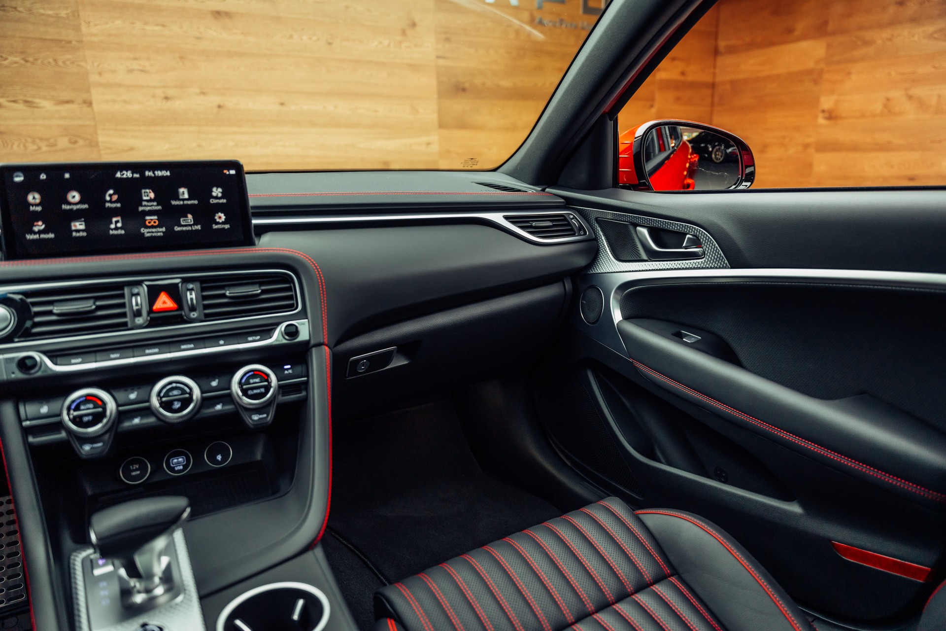 GENESIS G70 2.2 CRDI Sport AT8 AWD-image-13
