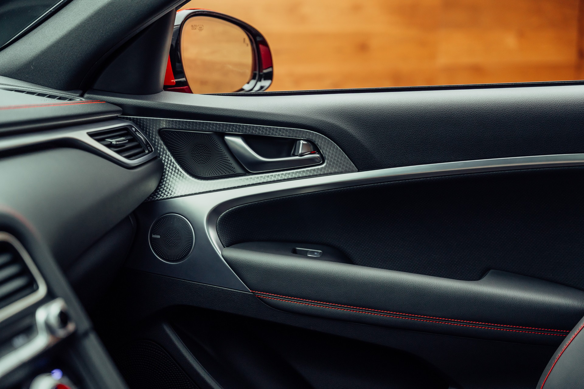 GENESIS G70 2.2 CRDI Sport AT8 AWD-image-14