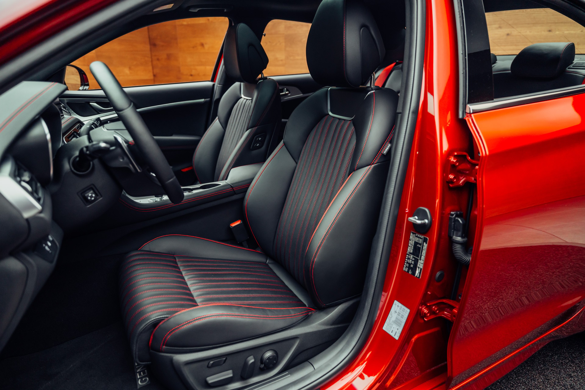 GENESIS G70 2.2 CRDI Sport AT8 AWD-image-6