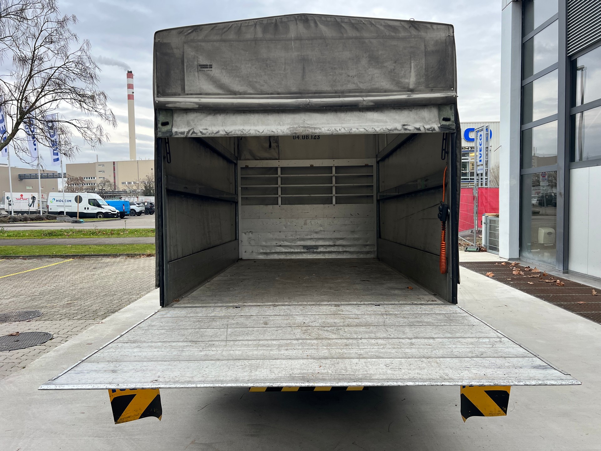 IVECO DAILY 35 S 14 G-image-9