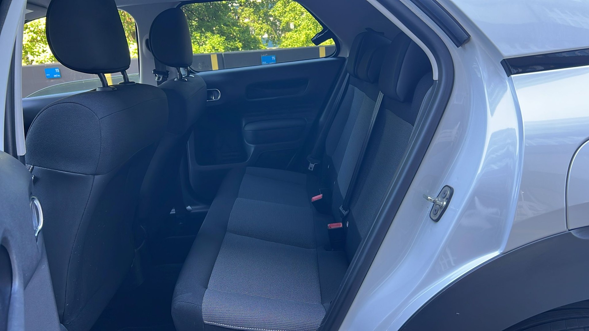 CITROEN C4 Cactus 1.6 BlueHDi Shine-image-15