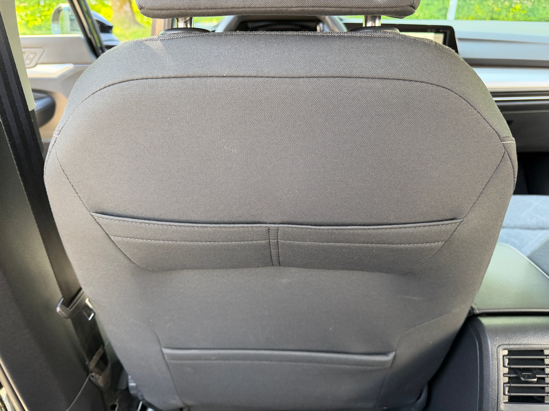 VW Golf 2.0 TDI Life DSG 4Motion-image-13