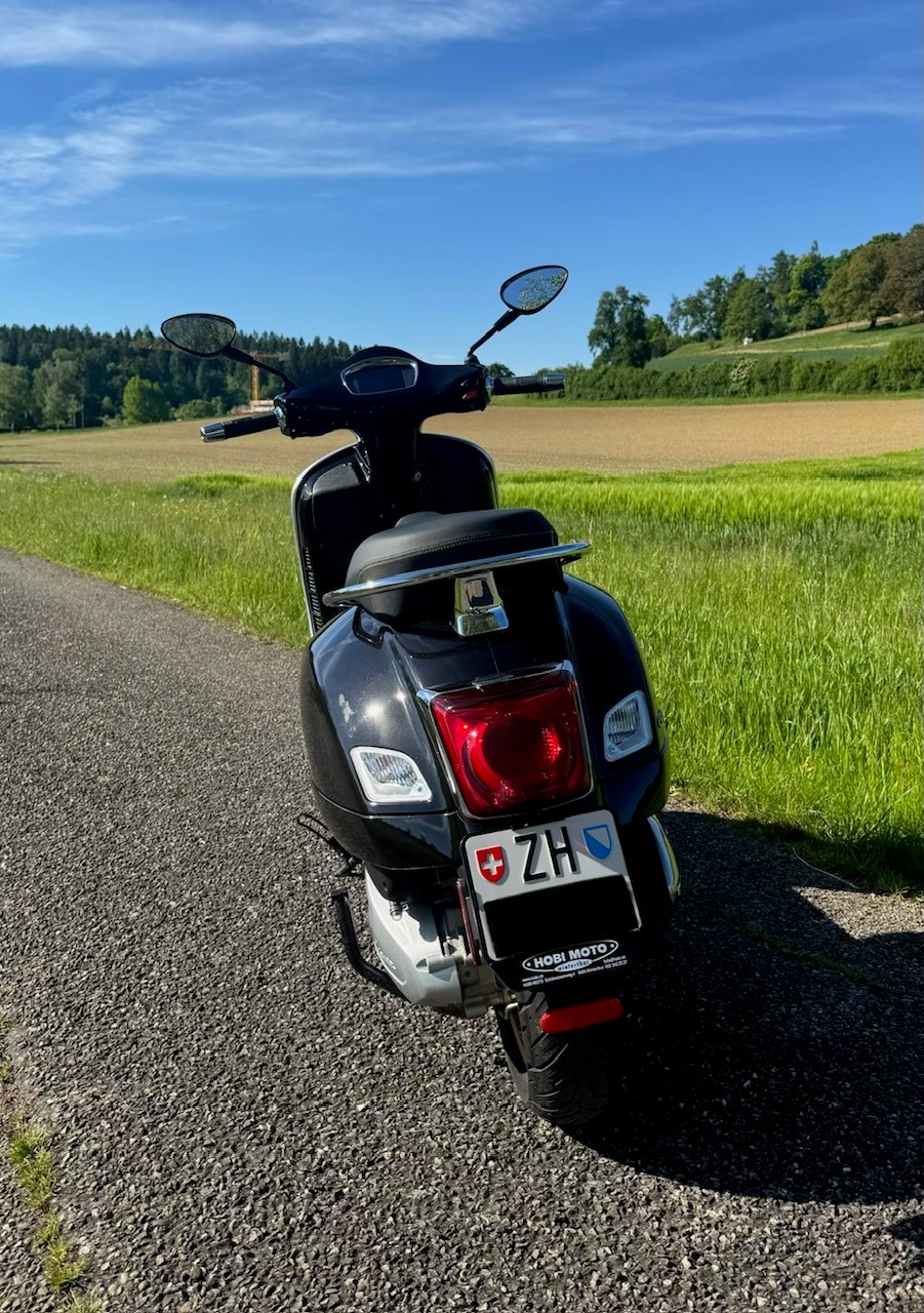 PIAGGIO Vespa GTS 300 HPE Super Tech ABS/ASR-image-12