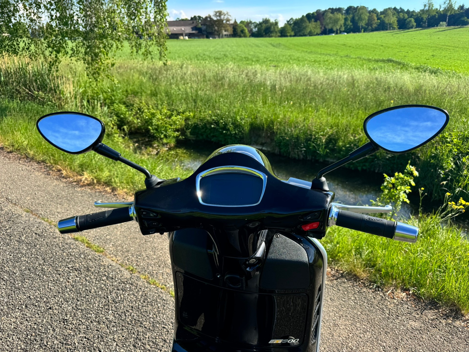 PIAGGIO Vespa GTS 300 HPE Super Tech ABS/ASR-image-2
