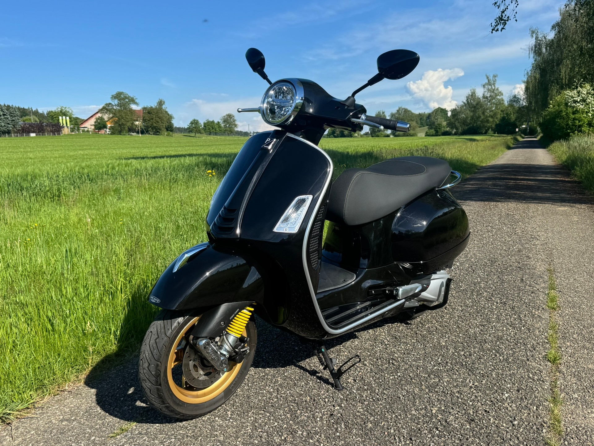 PIAGGIO Vespa GTS 300 HPE Super Tech ABS/ASR-image-1
