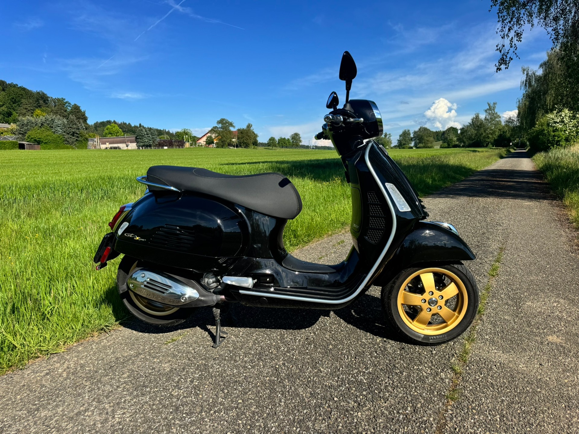 PIAGGIO Vespa GTS 300 HPE Super Tech ABS/ASR-image-0