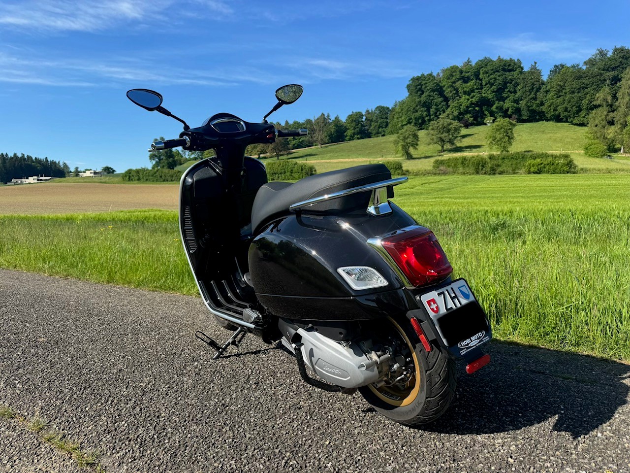 PIAGGIO Vespa GTS 300 HPE Super Tech ABS/ASR-image-7