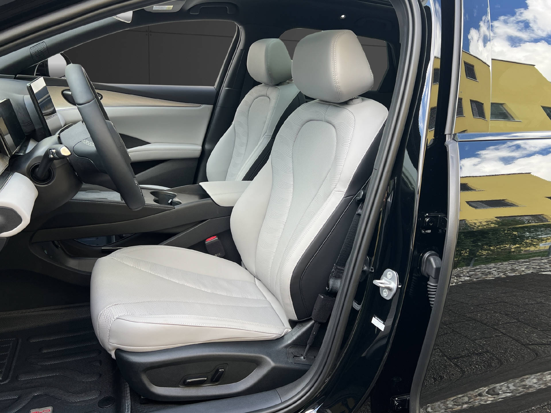 BYD Seal 6 DM-i Touring Comfort-image-8