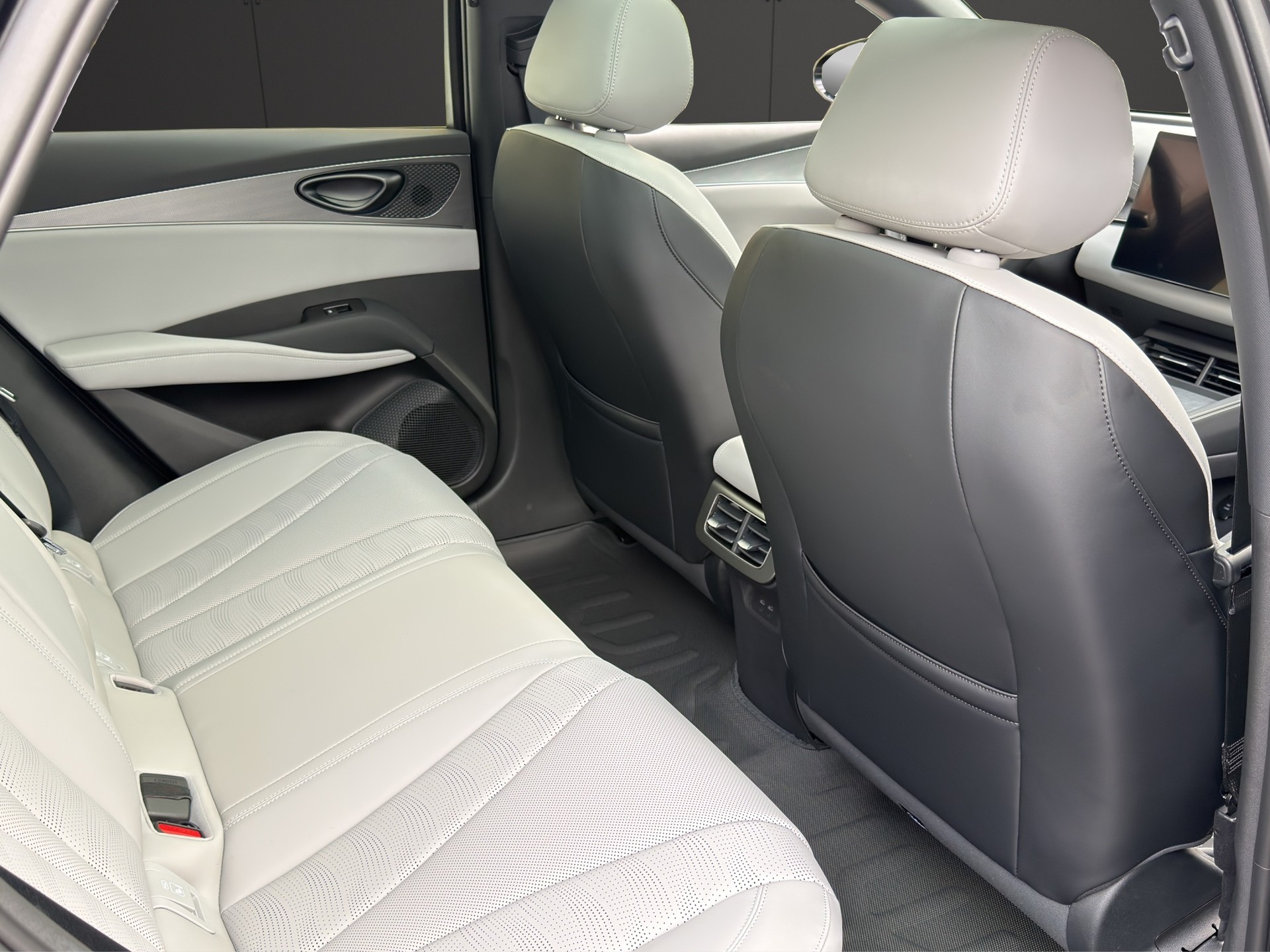 BYD Seal 6 DM-i Touring Comfort-image-11