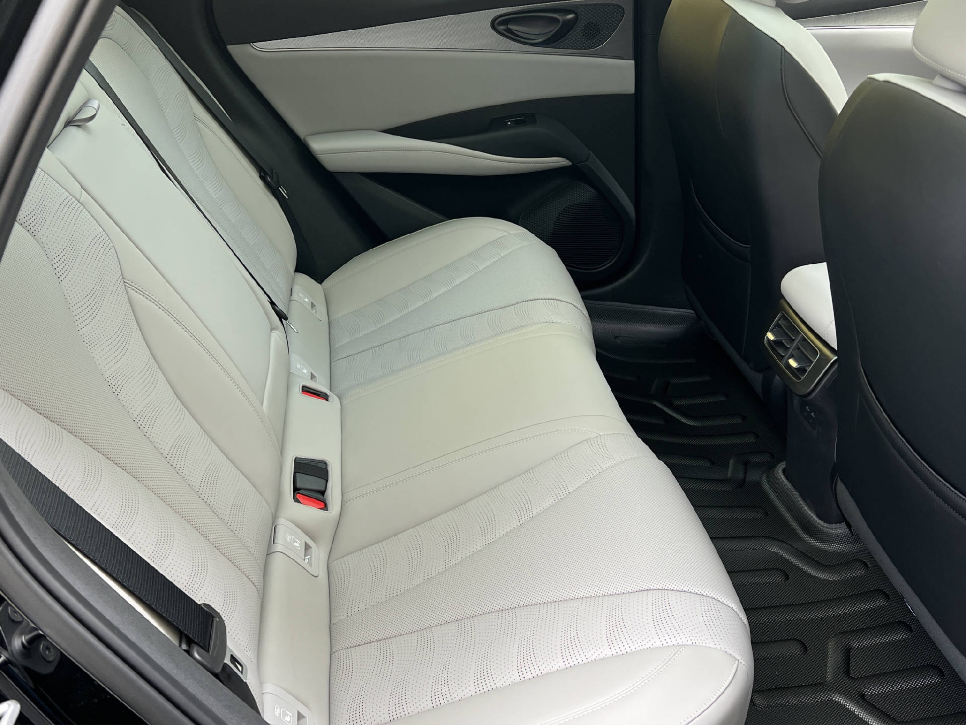 BYD Seal 6 DM-i Touring Comfort-image-11