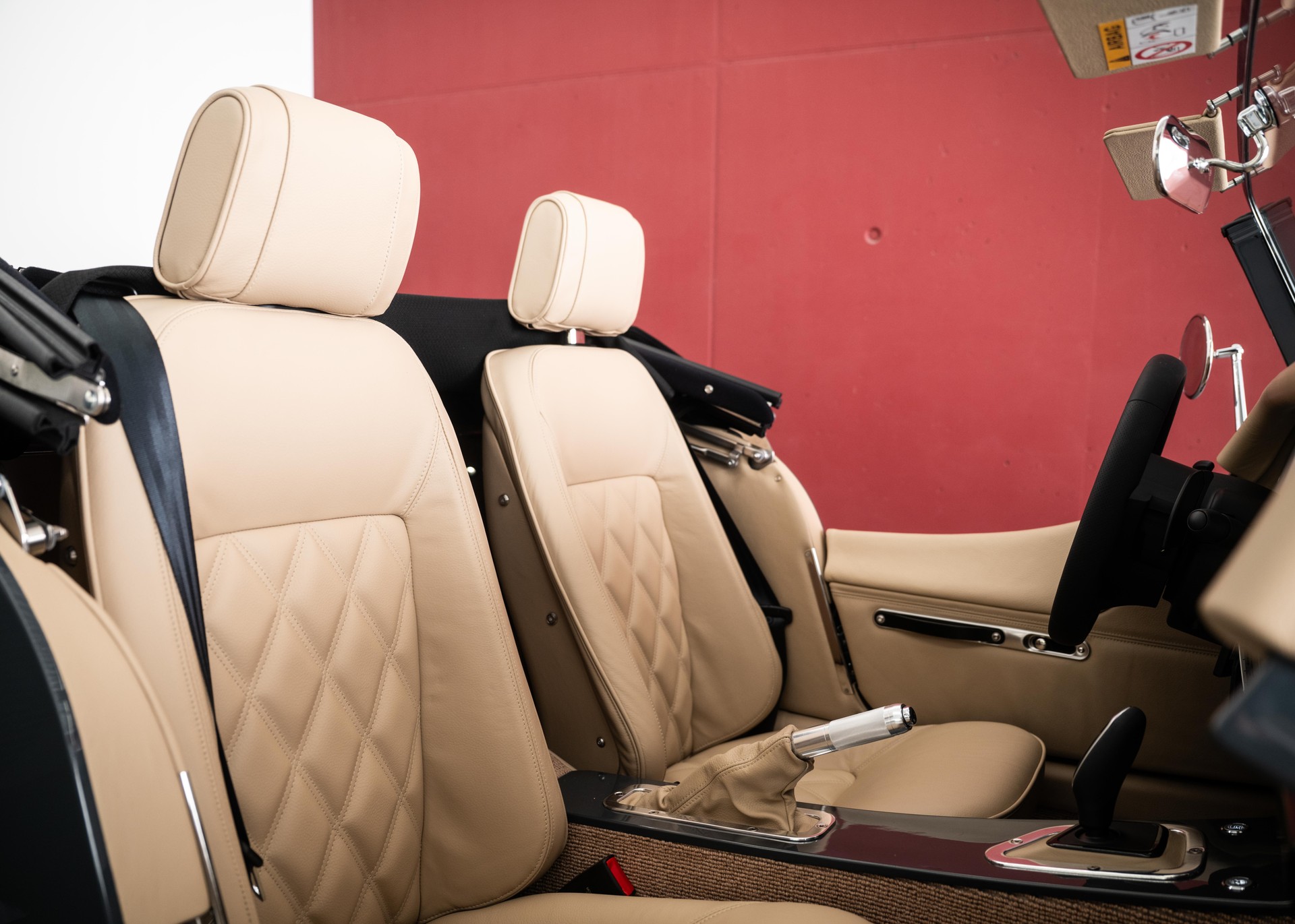 MORGAN Plus Four 2.0 Automatic (Swiss new car, 30-month factory warranty)-image-26