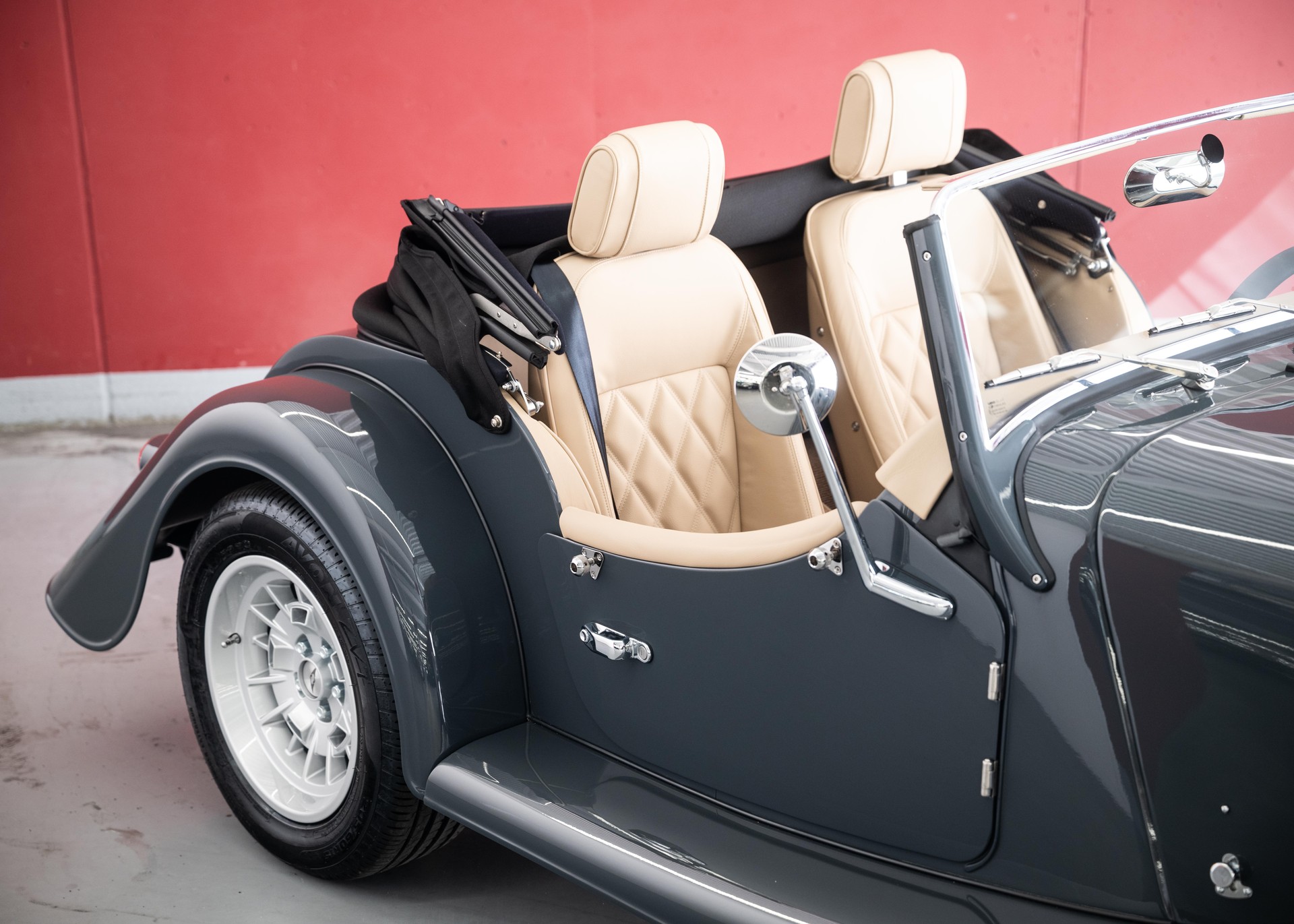 MORGAN Plus Four 2.0 Automatic (Swiss new car, 30-month factory warranty)-image-13