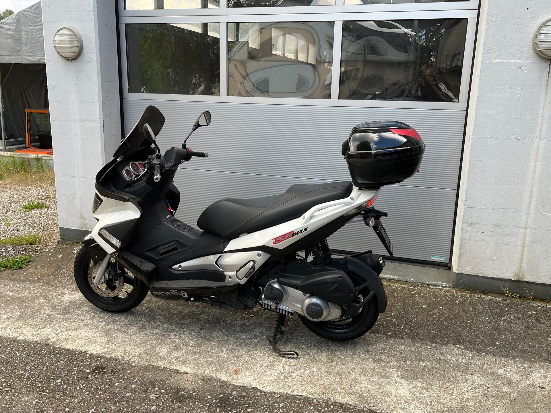 APRILIA SR Max 300 i.e-image-4