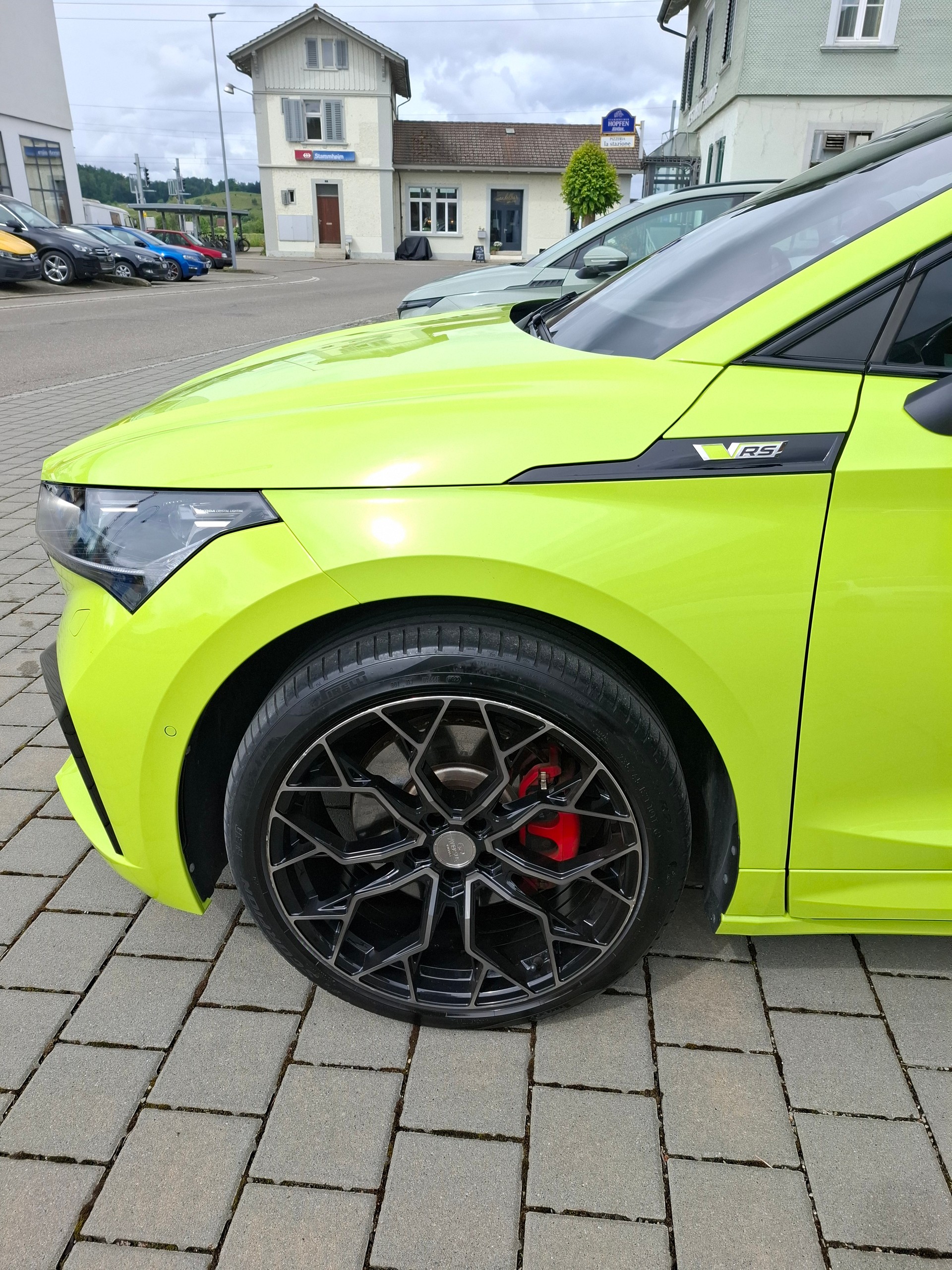 SKODA Enyaq Coupé iV RS 4x4-image-2