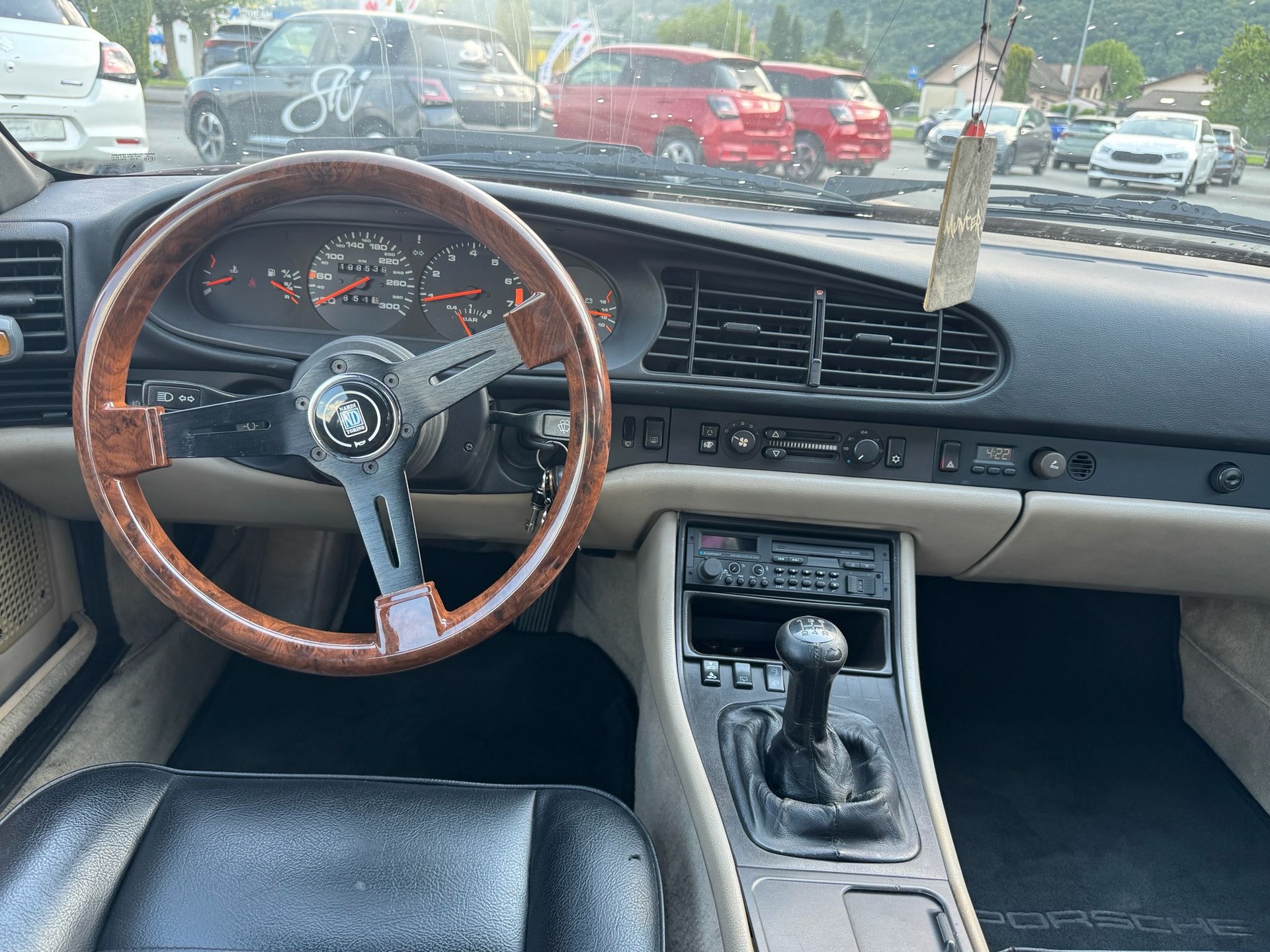 PORSCHE 944 Turbo-image-9
