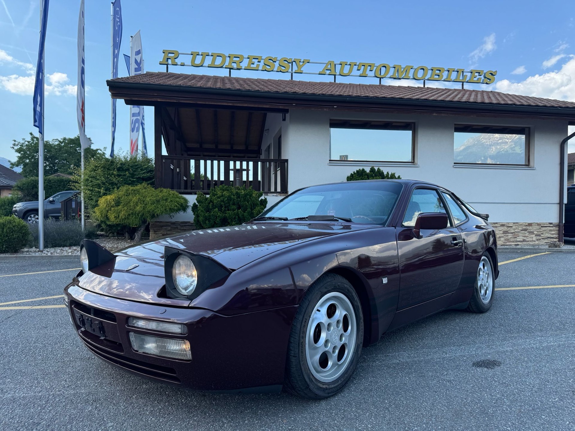 PORSCHE 944 Turbo-image-13