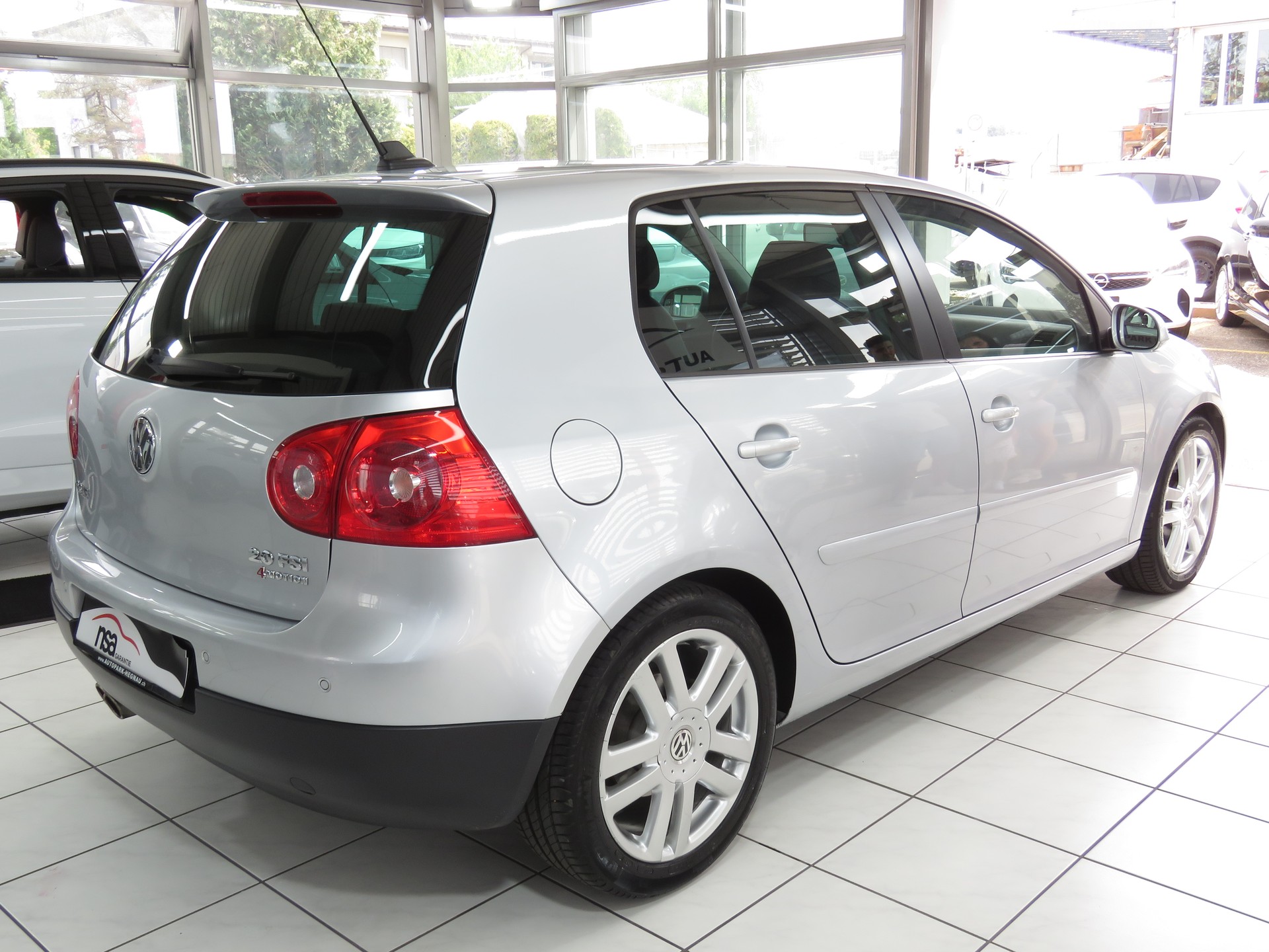 VW Golf 2.0 FSI GT Sport 4-Motion-image-3