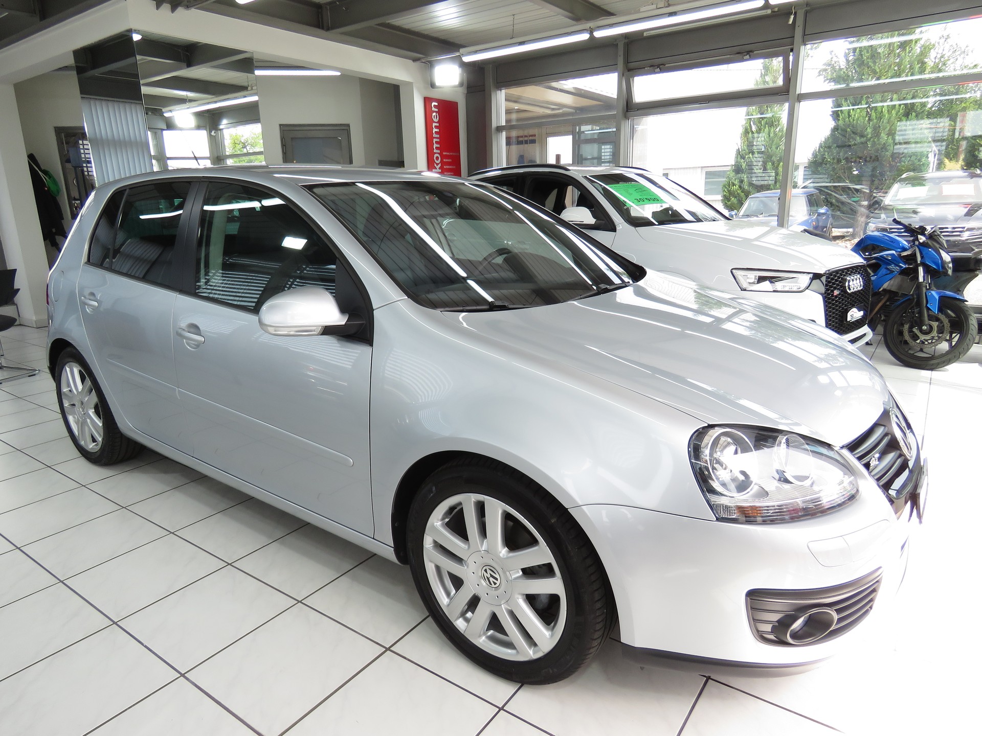VW Golf 2.0 FSI GT Sport 4-Motion-image-2