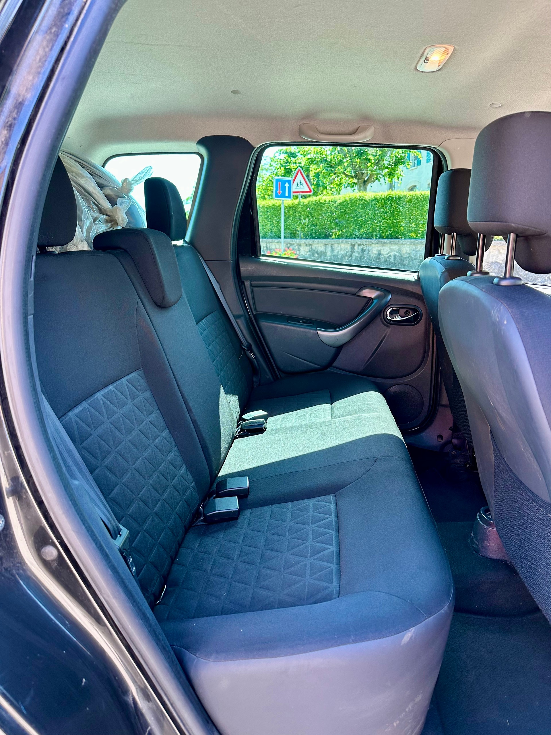 DACIA Duster 1.5 dCi Lauréate 4x4-image-14