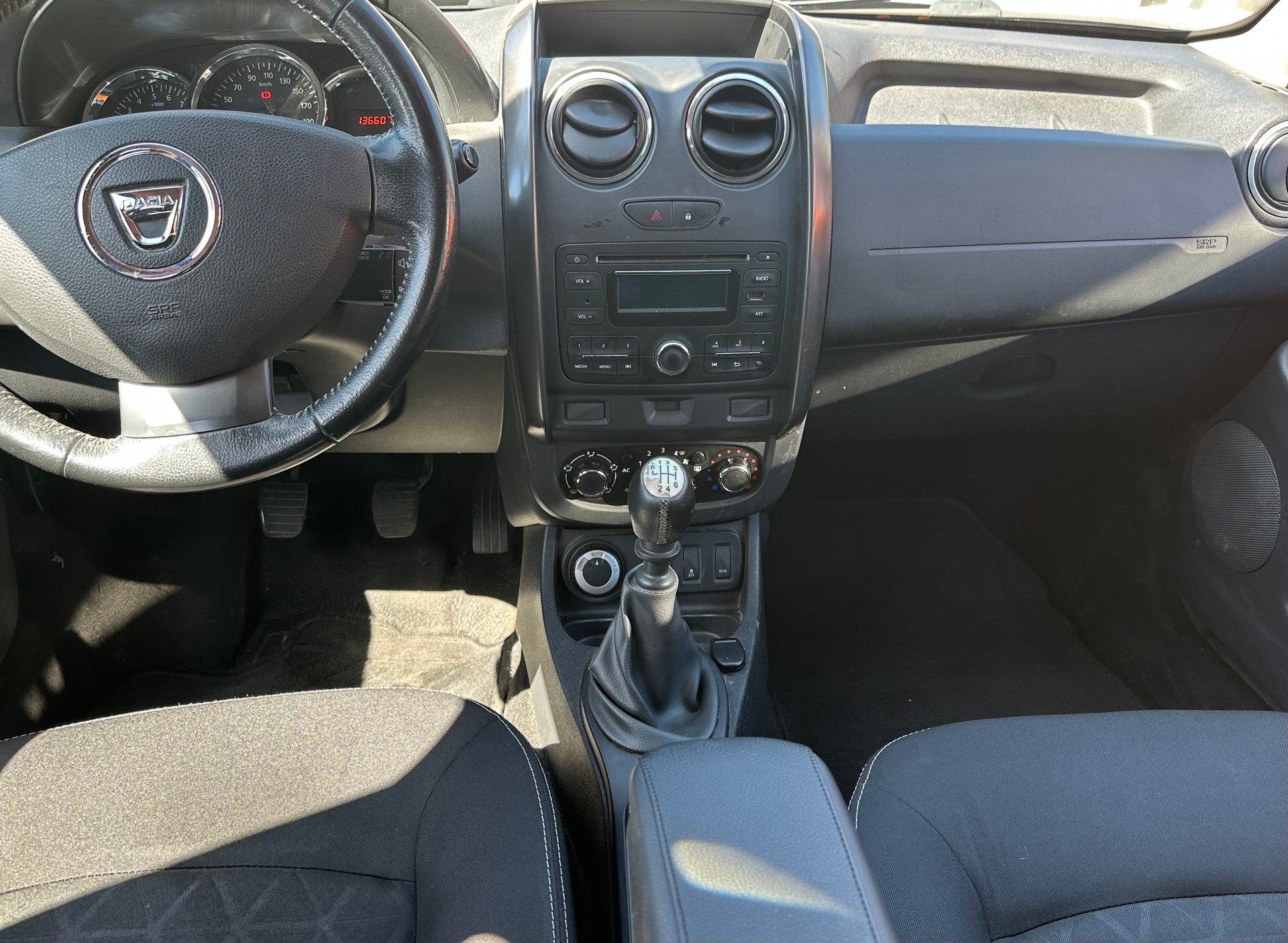 DACIA Duster 1.5 dCi Lauréate 4x4-image-9