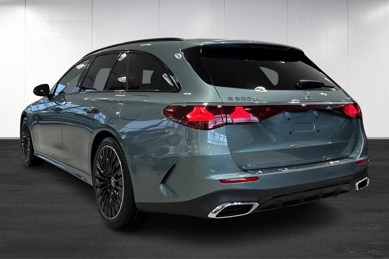 MERCEDES-BENZ E 300 de T 4Matic 9G-Tronic-image-4