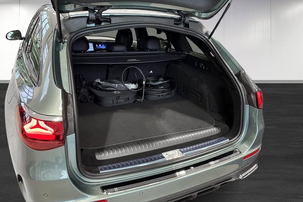 MERCEDES-BENZ E 300 de T 4Matic 9G-Tronic-showroom-element-3