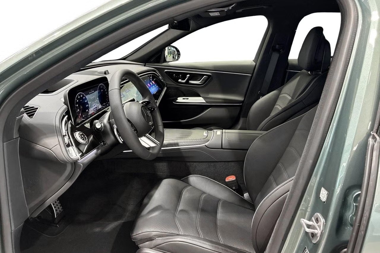 MERCEDES-BENZ E 300 de T 4Matic 9G-Tronic-image-6