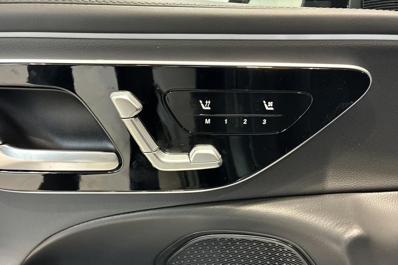 MERCEDES-BENZ E 300 de T 4Matic 9G-Tronic-image-7