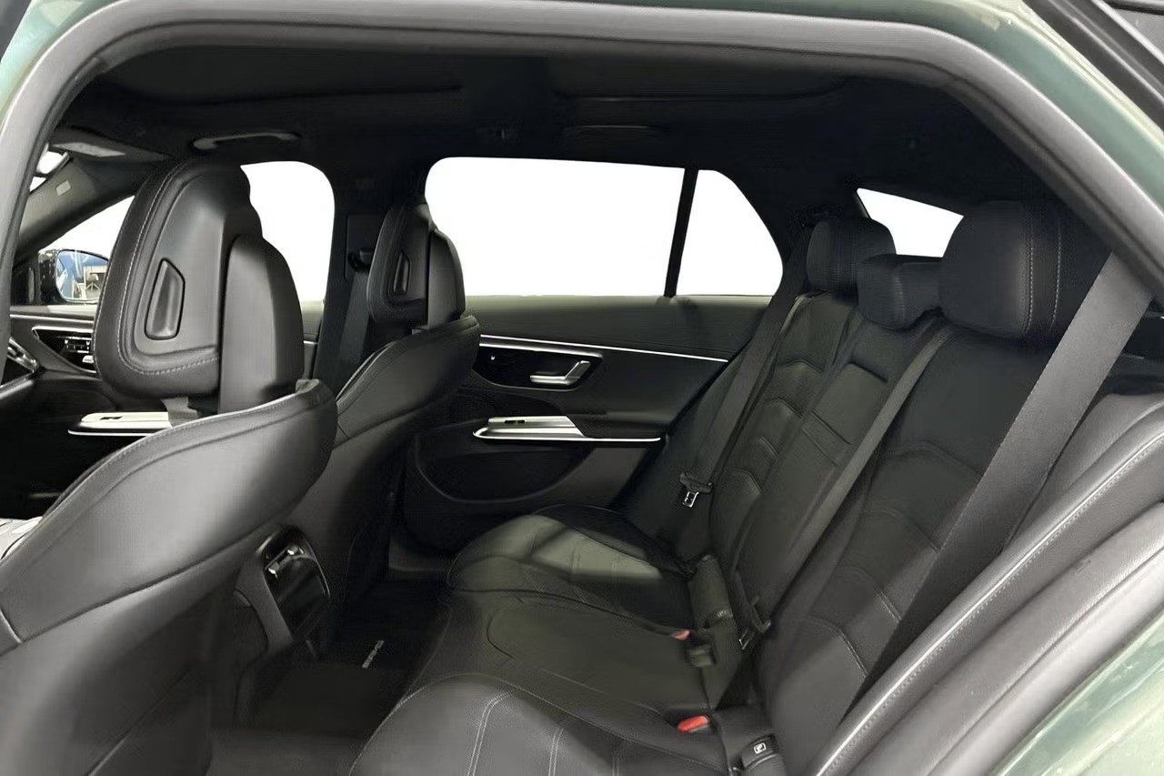 MERCEDES-BENZ E 300 de T 4Matic 9G-Tronic-image-8