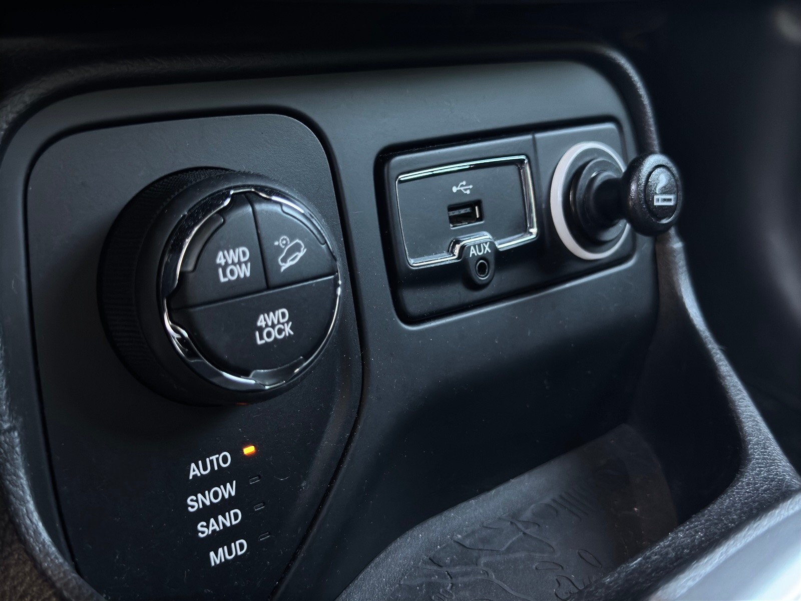 JEEP Renegade 2.0 CRD Freedom Edition AWD 9ATX-image-17