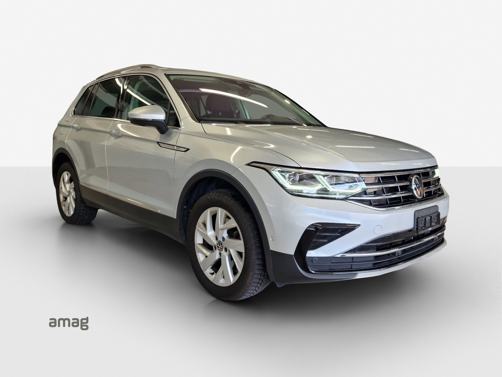 VW Tiguan 2.0 TDI SCR Elegance 4Motion DSG-image-6