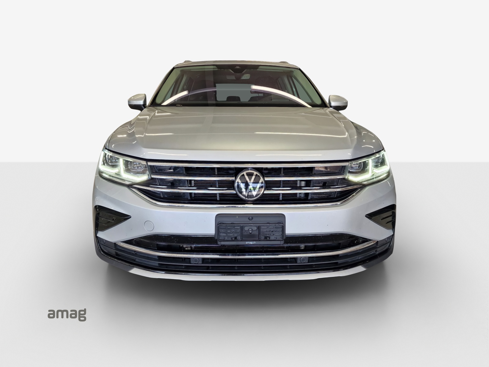 VW Tiguan 2.0 TDI SCR Elegance 4Motion DSG-image-5