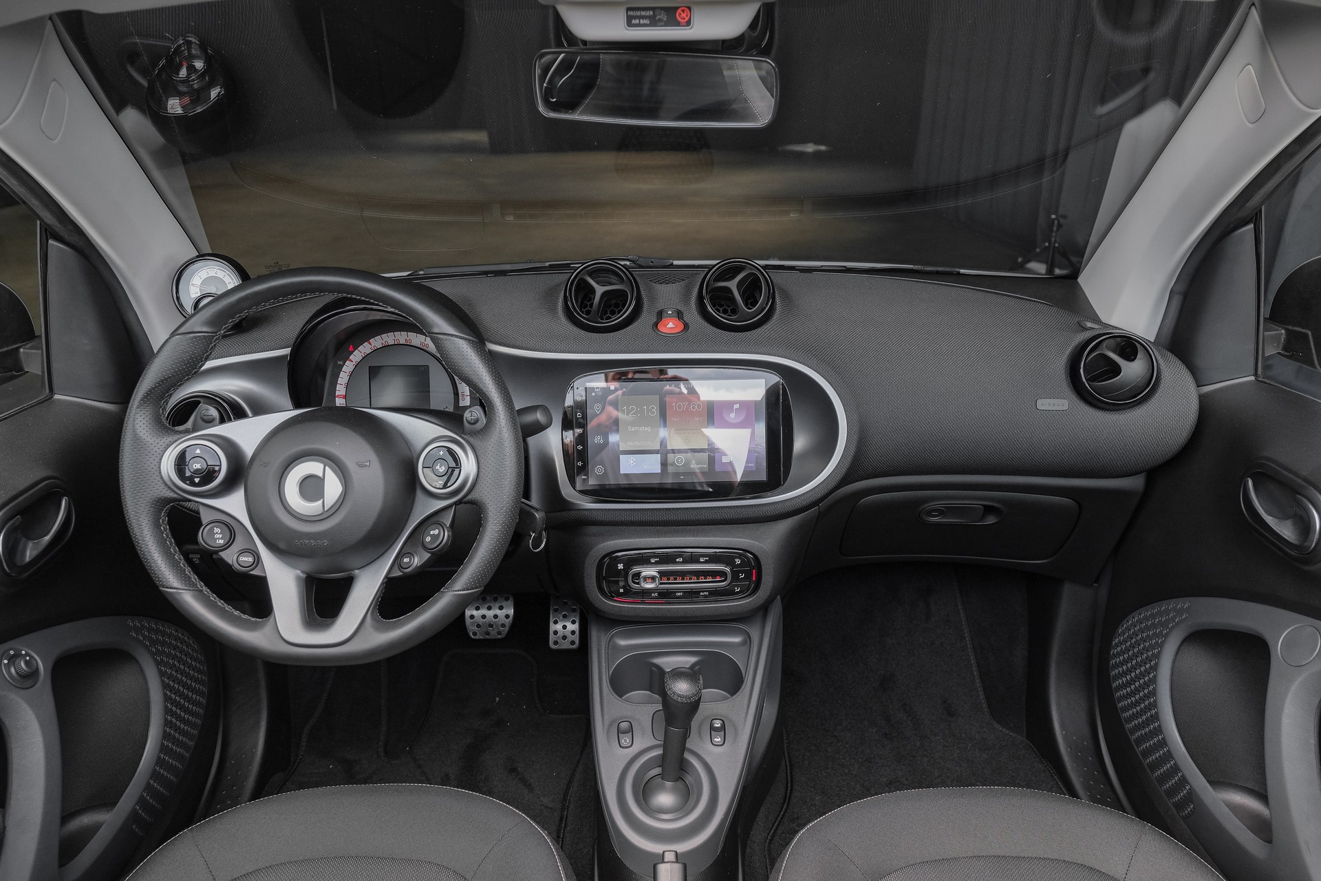 SMART Fortwo Urbanshadow Edition-image-13