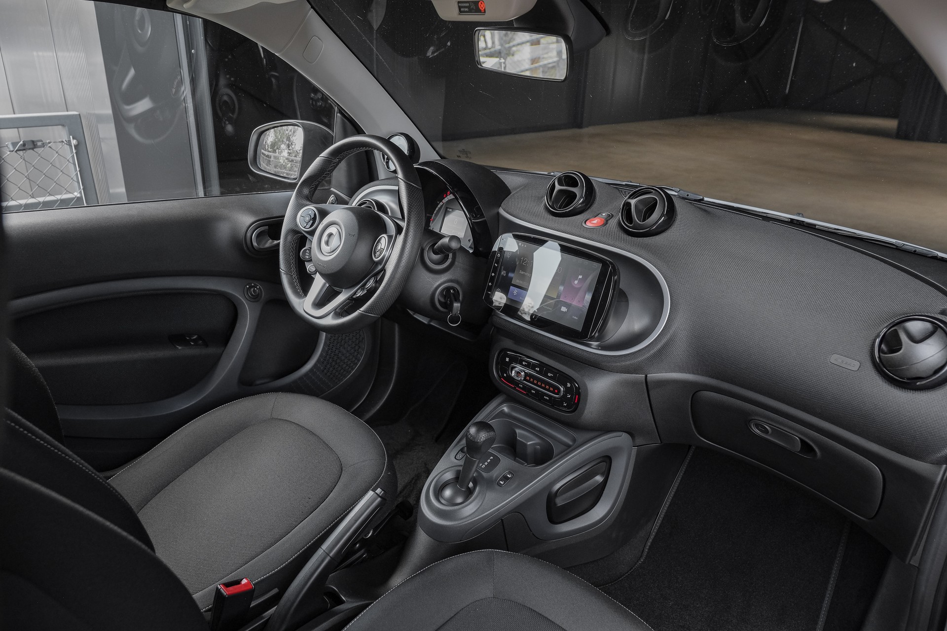 SMART Fortwo Urbanshadow Edition-image-12