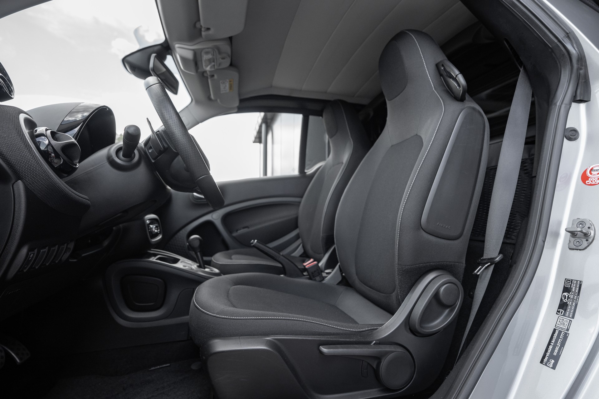 SMART Fortwo Urbanshadow Edition-image-9