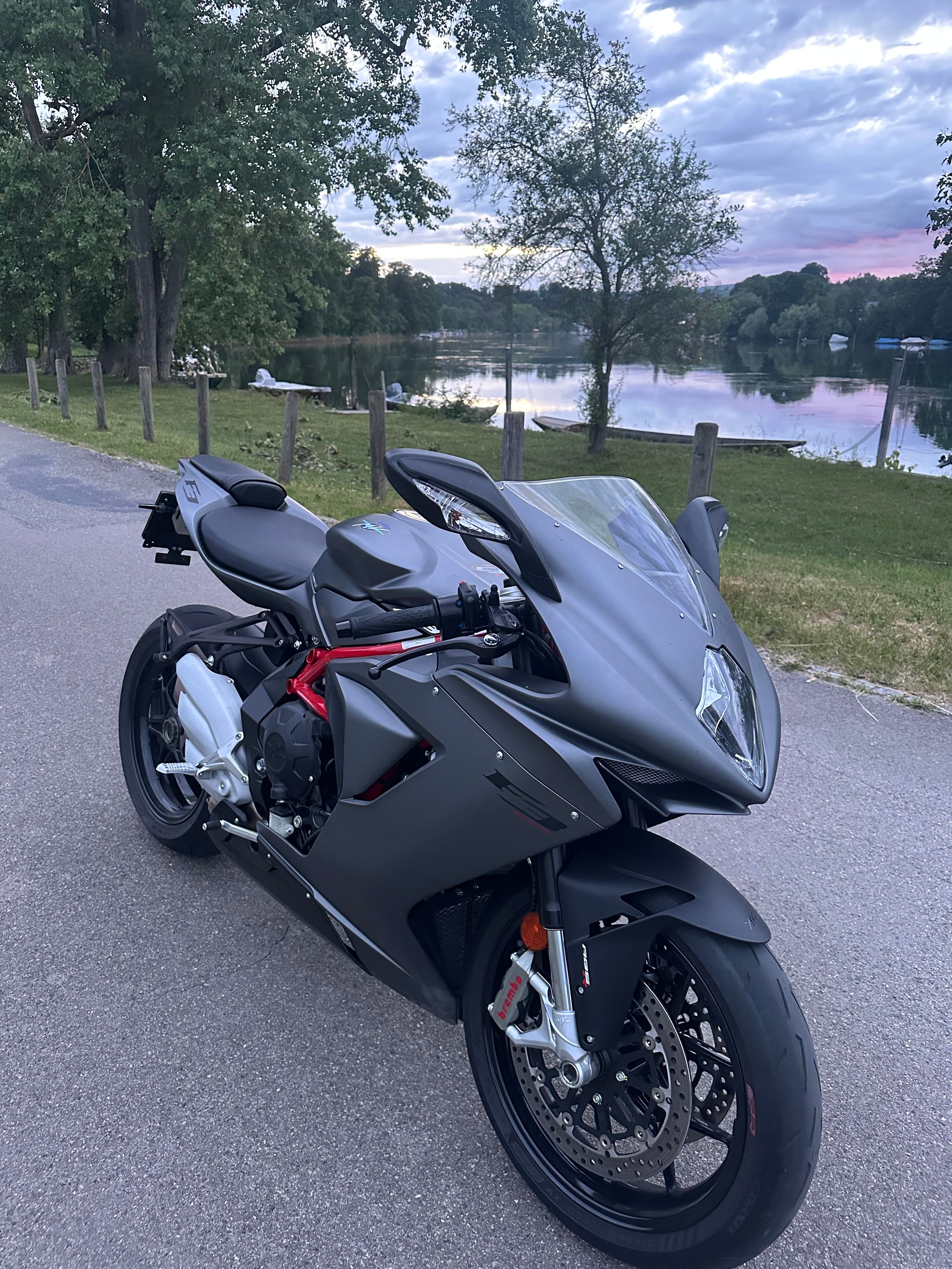 MV AGUSTA F3-Serie-image-0