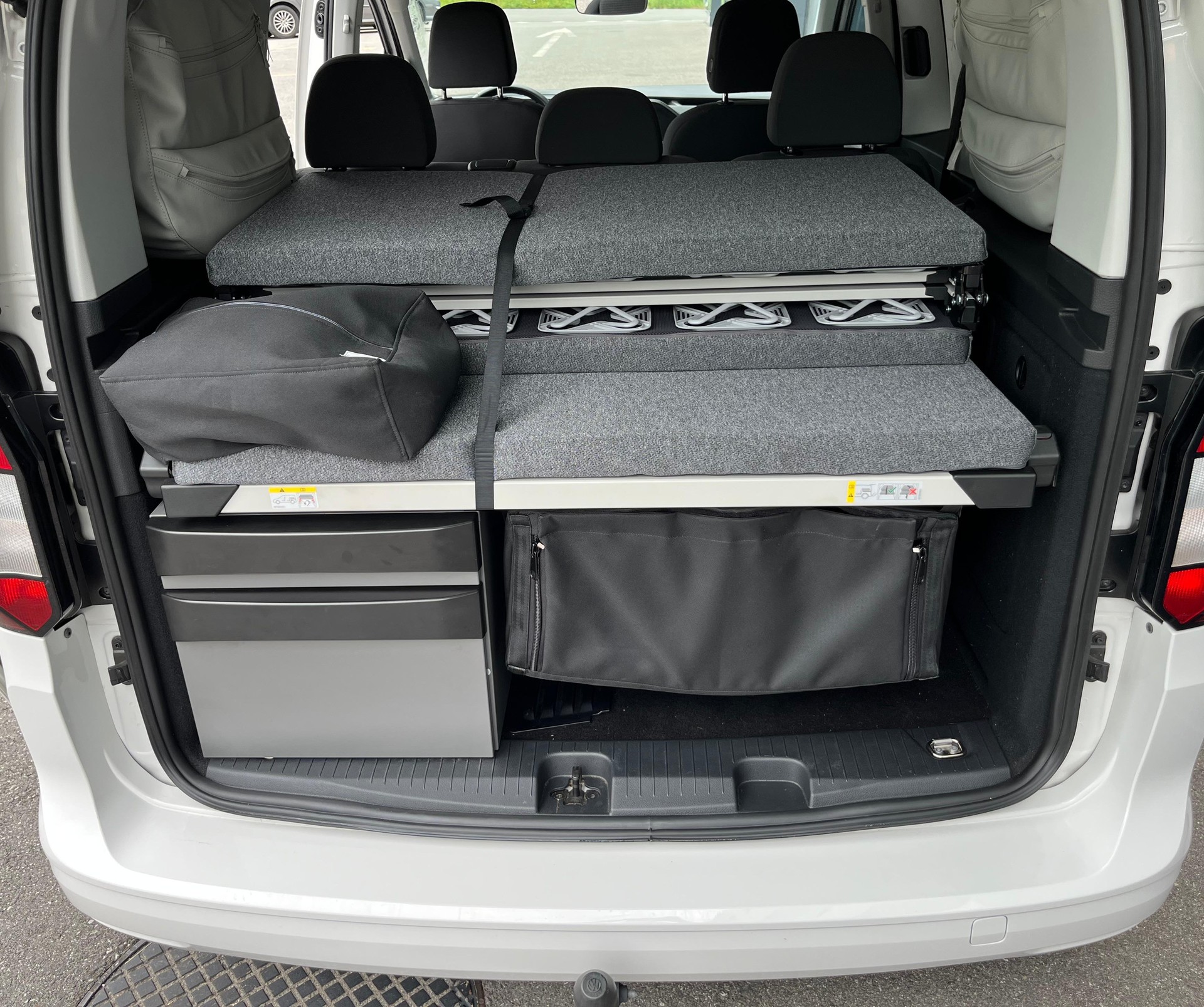 VW Caddy 1.5 TSI California DSG-image-15