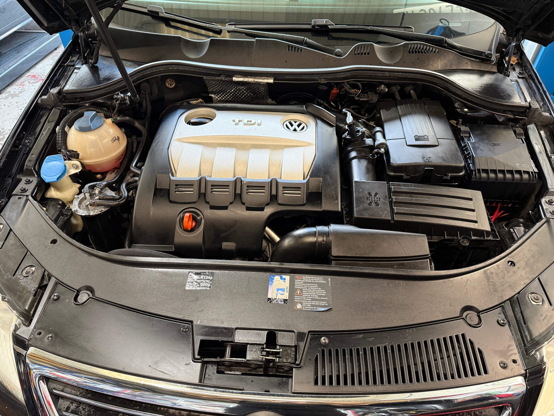 VW Passat Variant 2.0 TDI DSG AUTOMATIC-image-5