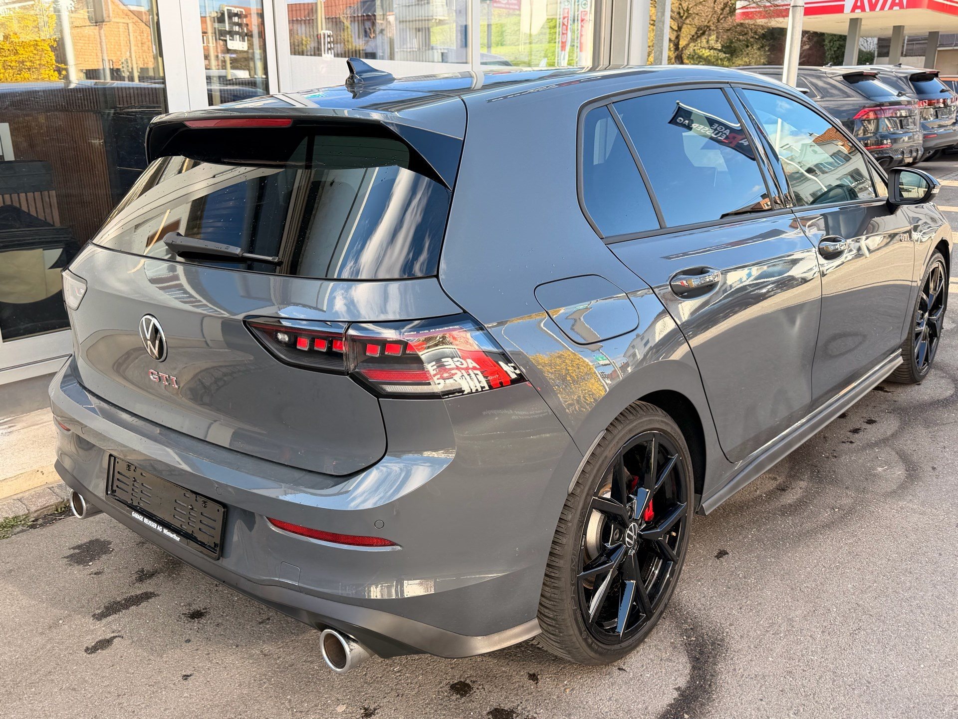VW Golf 2.0 TSI 265PS GTI *** NEUSTES MODEL*** BLACK STYLE MIT LEDERPAKET VIENNA ***-showroom-element-3
