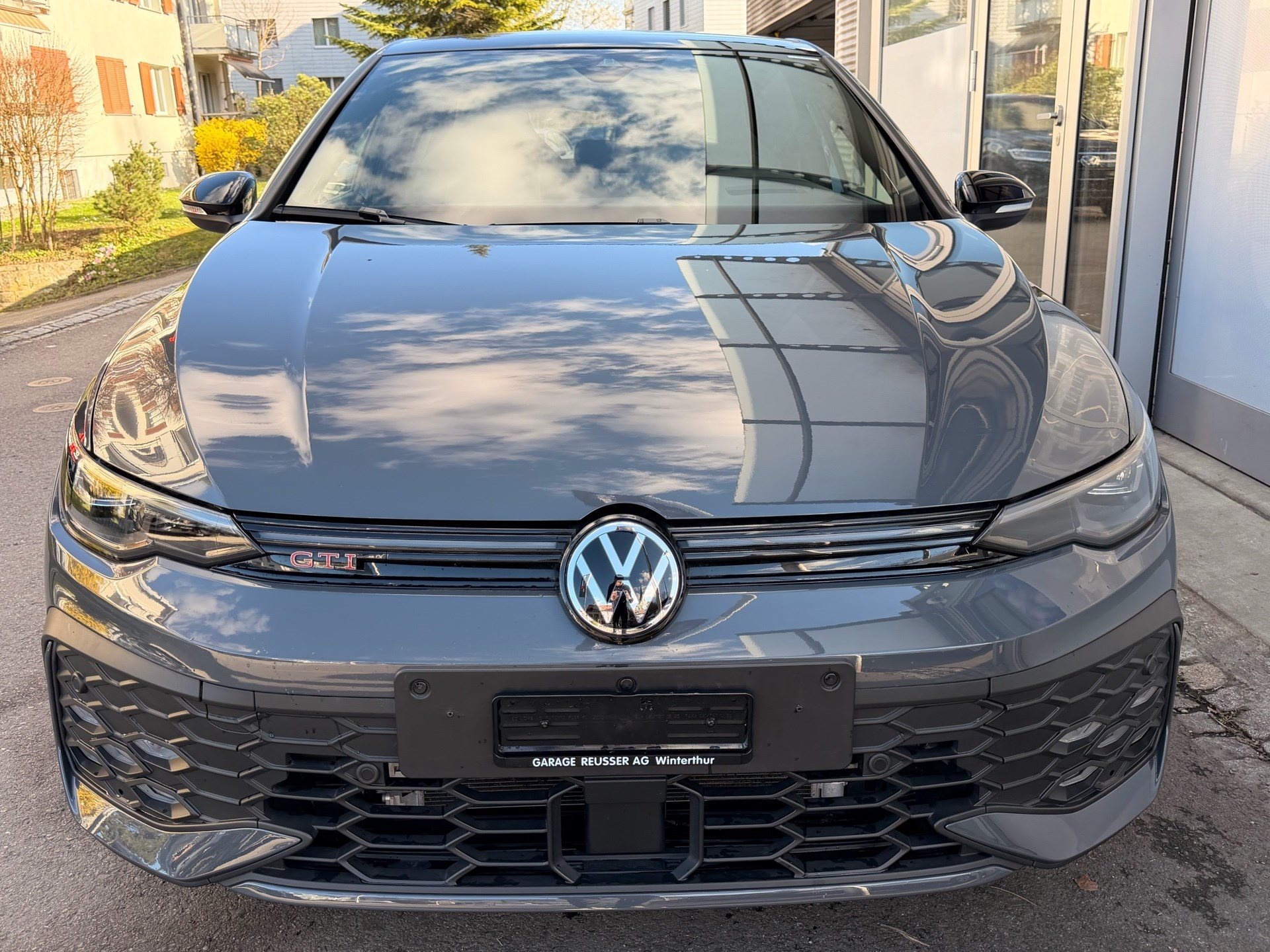 VW Golf 2.0 TSI 265PS GTI *** NEUSTES MODEL*** BLACK STYLE MIT LEDERPAKET VIENNA ***-showroom-element-1
