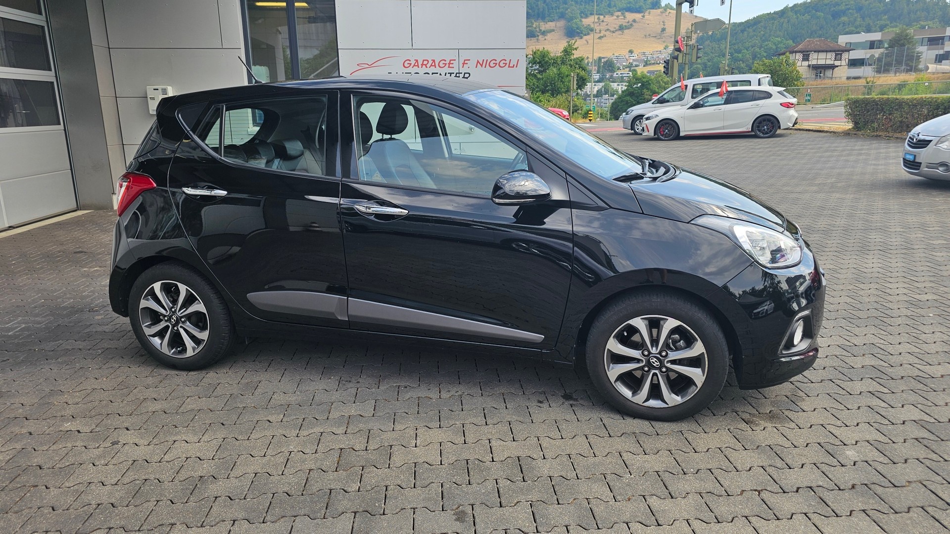 HYUNDAI i10 1.2 Vertex Automatic-showroom-element-2