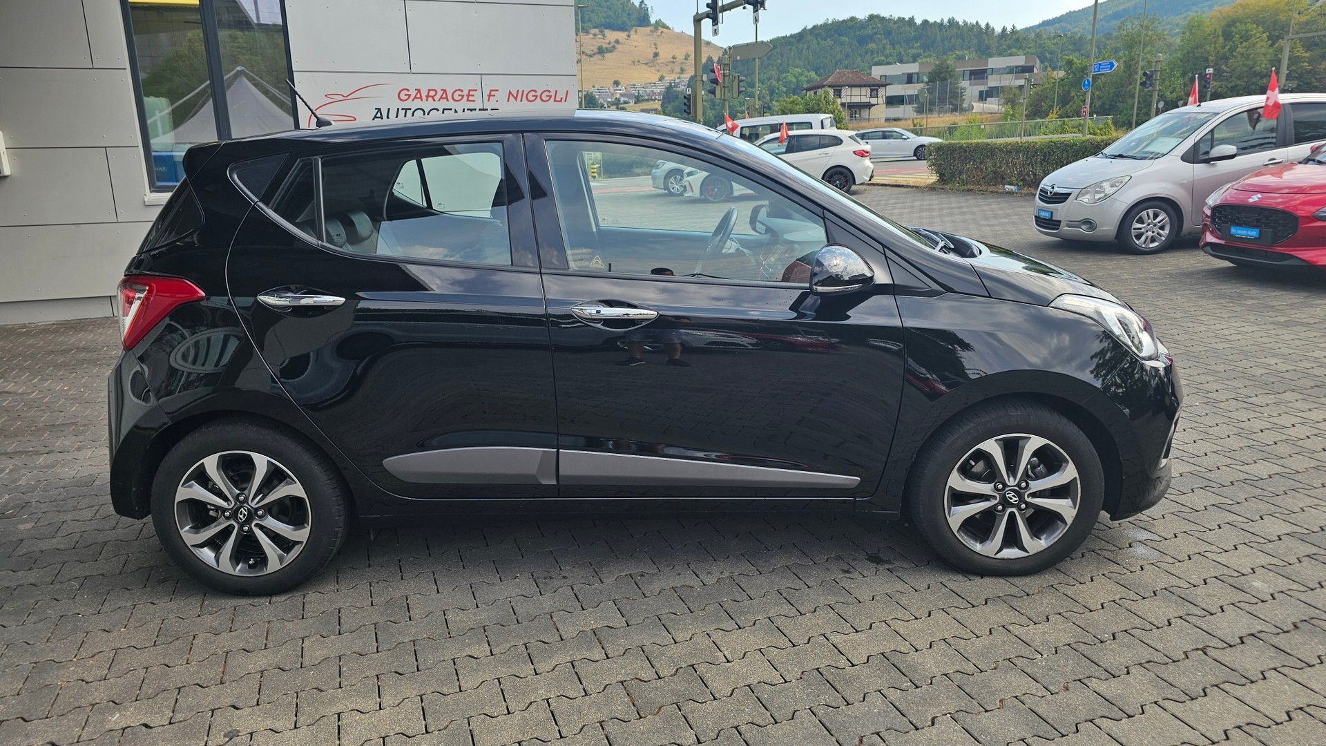 HYUNDAI i10 1.2 Vertex Automatic-showroom-element-3
