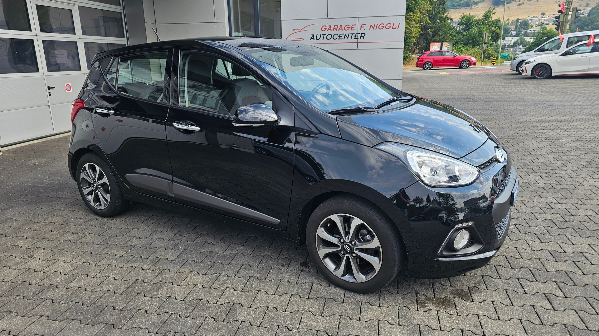 HYUNDAI i10 1.2 Vertex Automatic-showroom-element-1