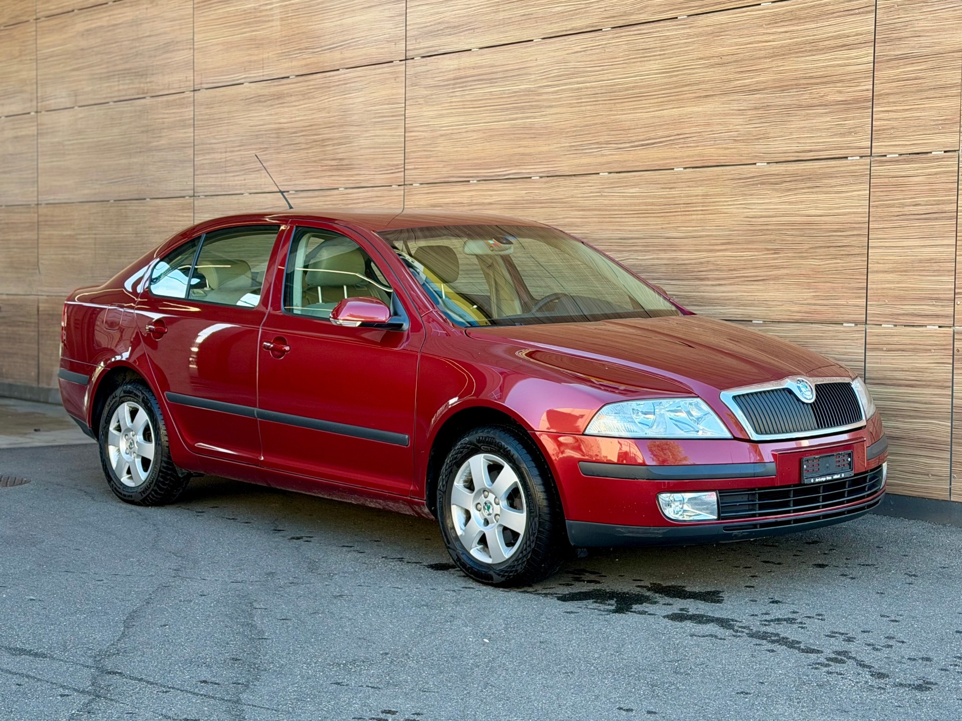 SKODA Octavia 1.6 FSI Elegance-image-1