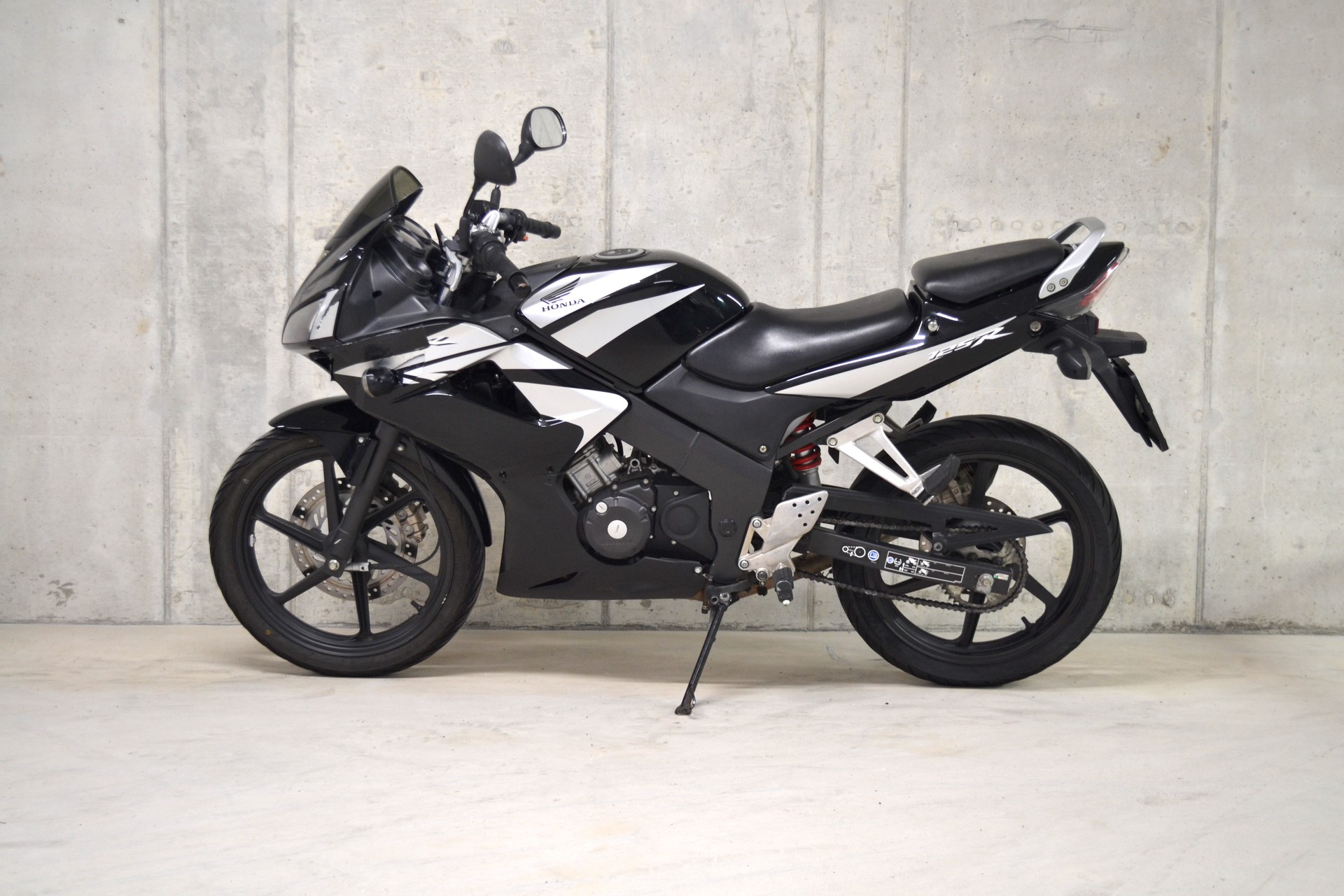 HONDA CBR 125 R-image-2