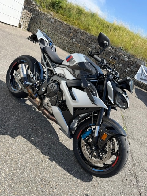 BMW M 1000 R-image-0